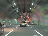 Tunnel mit Autos
